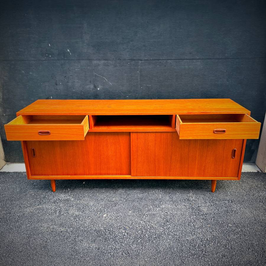 Mid century modern teak credenza — photograph 6 of 8