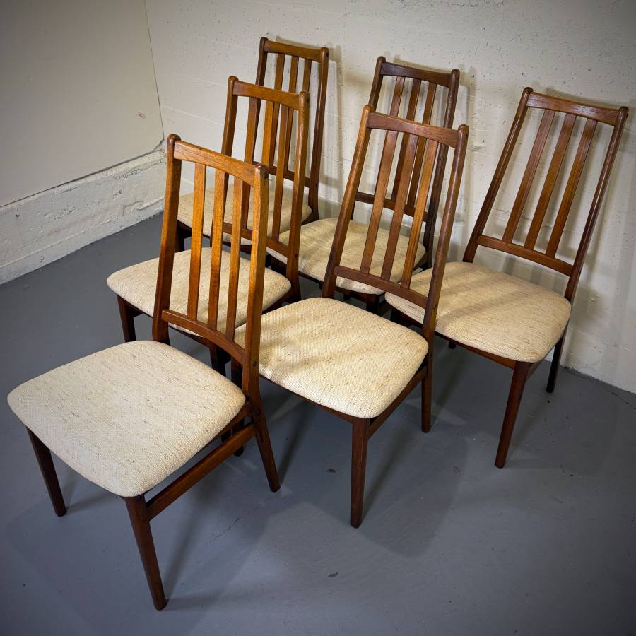 Set of 6 mid century modern rosewood dining chairs — photograph 4 of 8