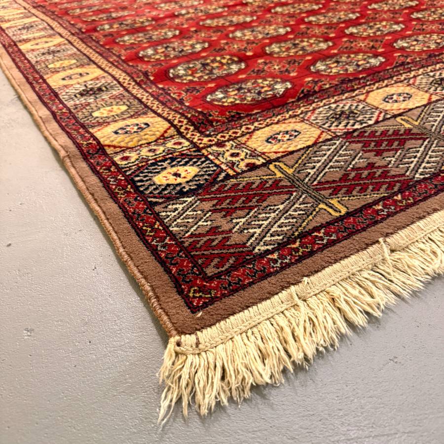 Vintage Turkish high quality wool rug made in Poland — photograph 5 of 6