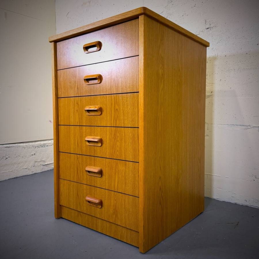 Extra deep vintage mcm oak 6 drawer dresser — photograph 3 of 6