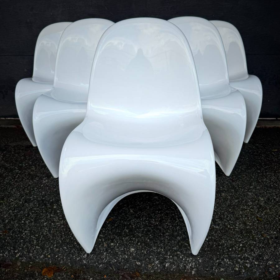 Set of 2 vintage Verner Panton dining chairs — photograph 4 of 7