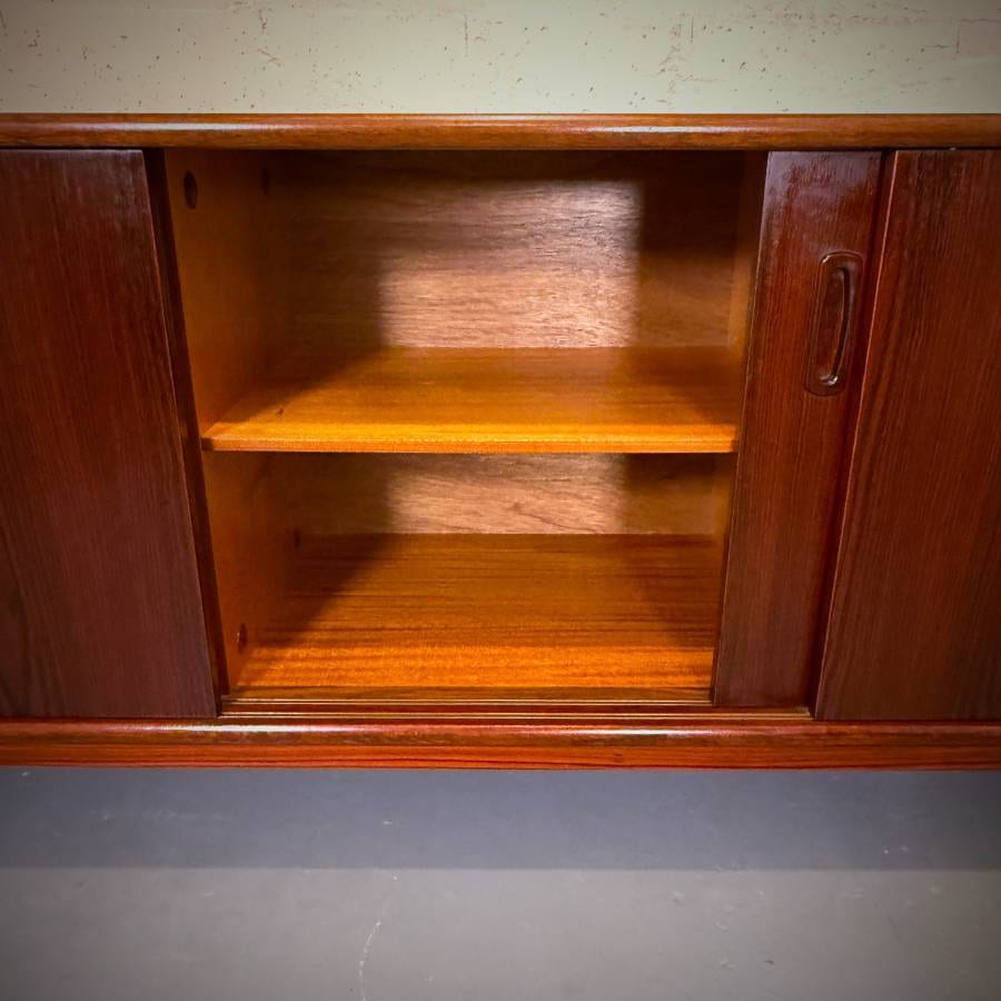 Beautiful danish modern rosewood credenza — photograph 7 of 8