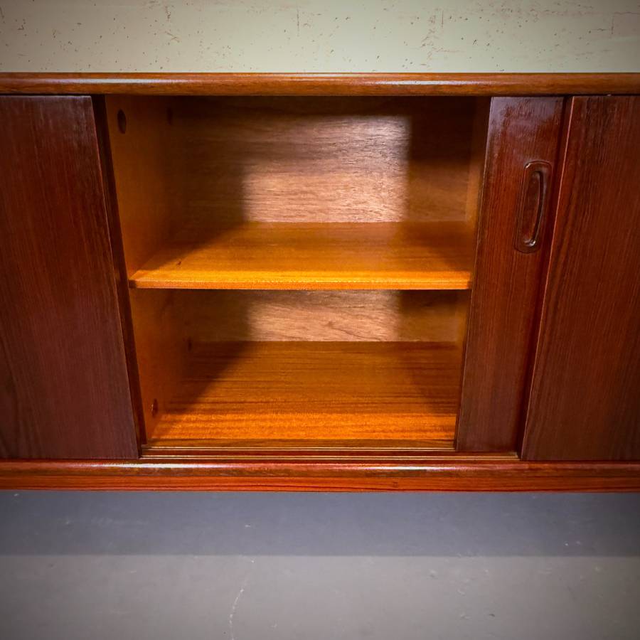 Beautiful danish modern rosewood credenza — photograph 7 of 8
