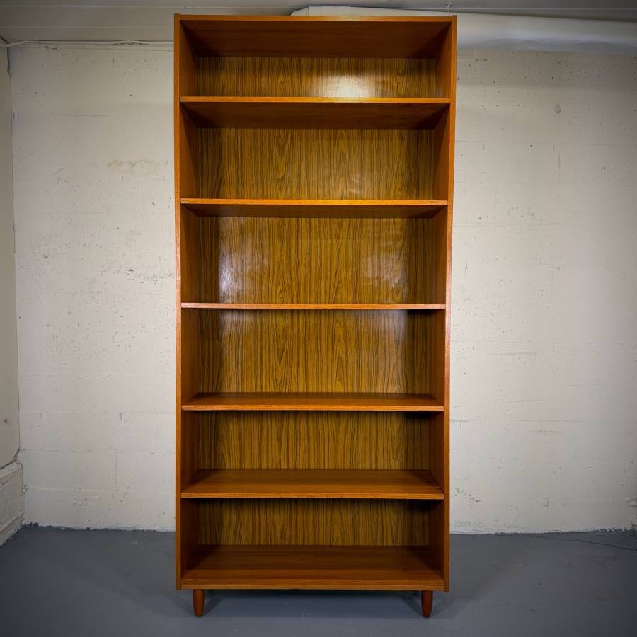 Extra tall mid century modern teak shelf — photograph 4 of 6