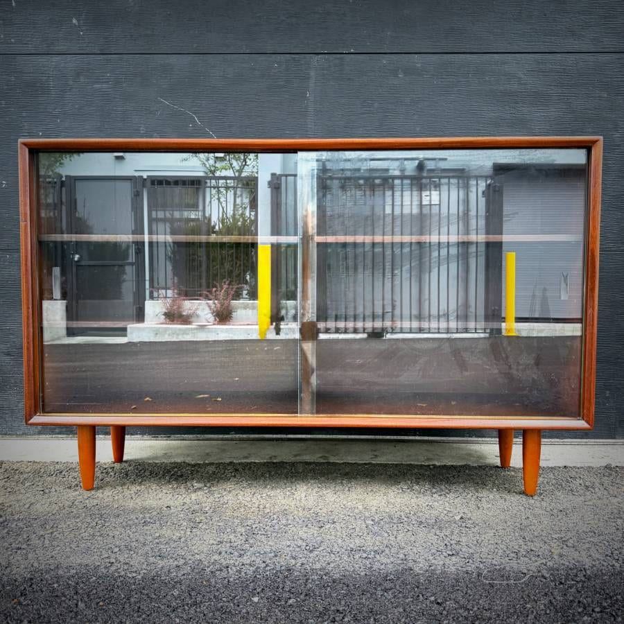 Mid century modern teak and glass cabinet — photograph 2 of 7