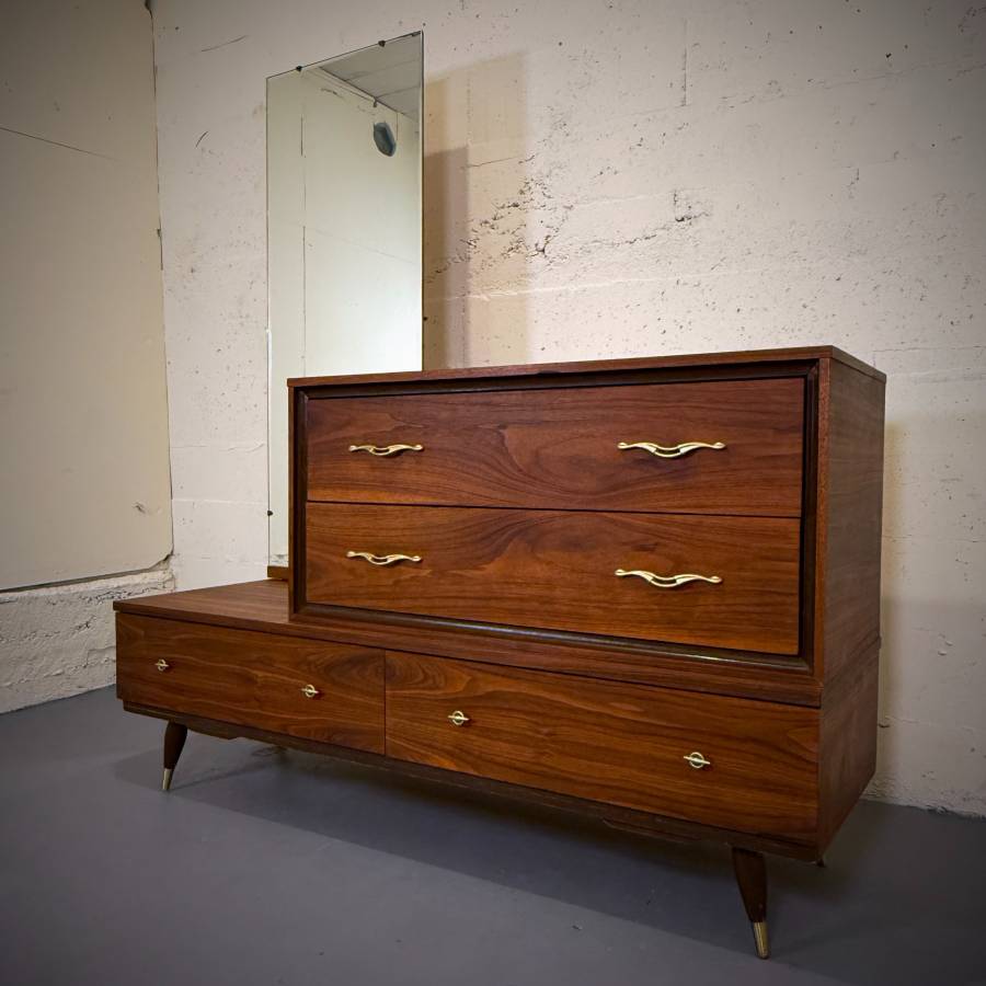 Beautiful refinished mid century modern two tier dresser with mirror — photograph 5 of 6