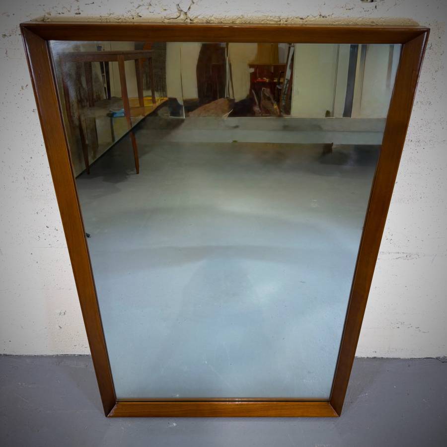 Beautiful mcm vintage thick walnut framed mirror — photograph 2 of 4