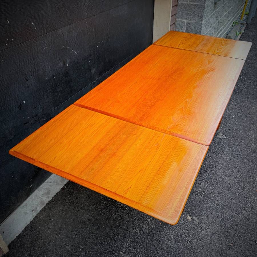Beautiful danish modern teak dining table — photograph 6 of 7