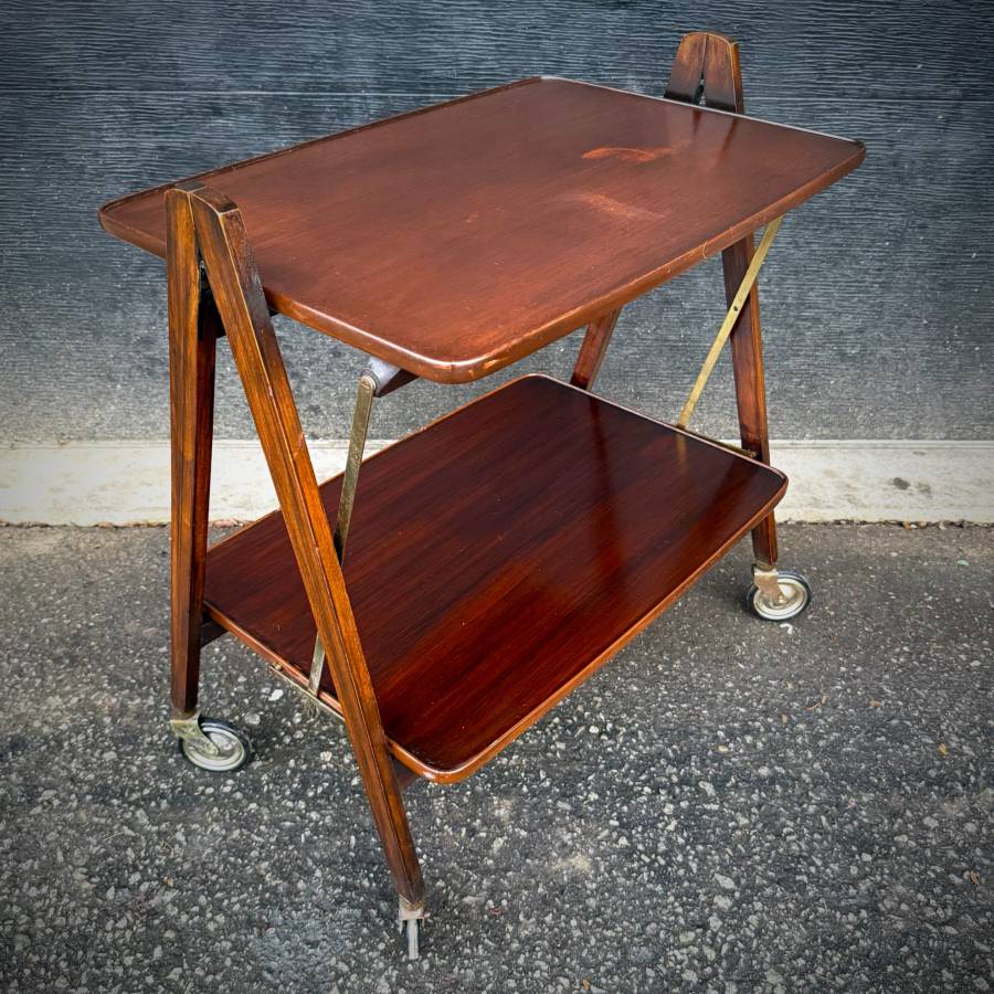 Mid century modern Scandinavian bar cart — photograph 2 of 6