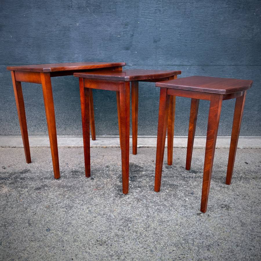 Mid century modern mahogany nesting tables — photograph 5 of 6