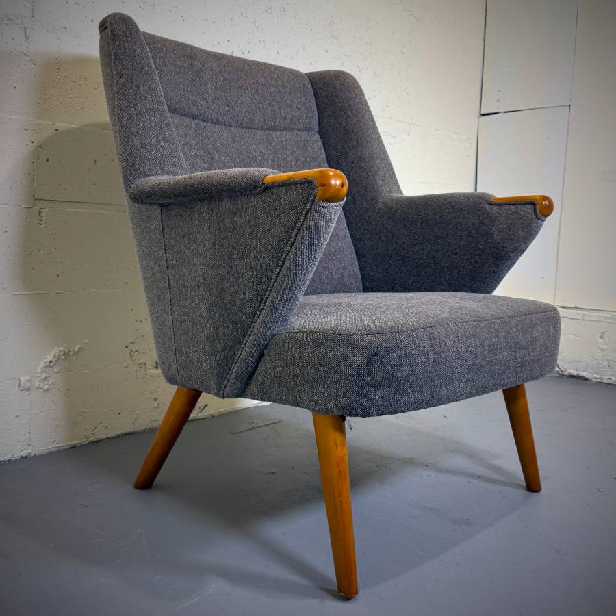 Mid century modern Hans Wegner style sofa chair — photograph 3 of 7