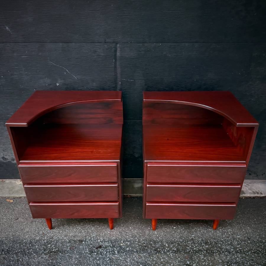 Pair of mid century modern rosewood night stands — photograph 4 of 7