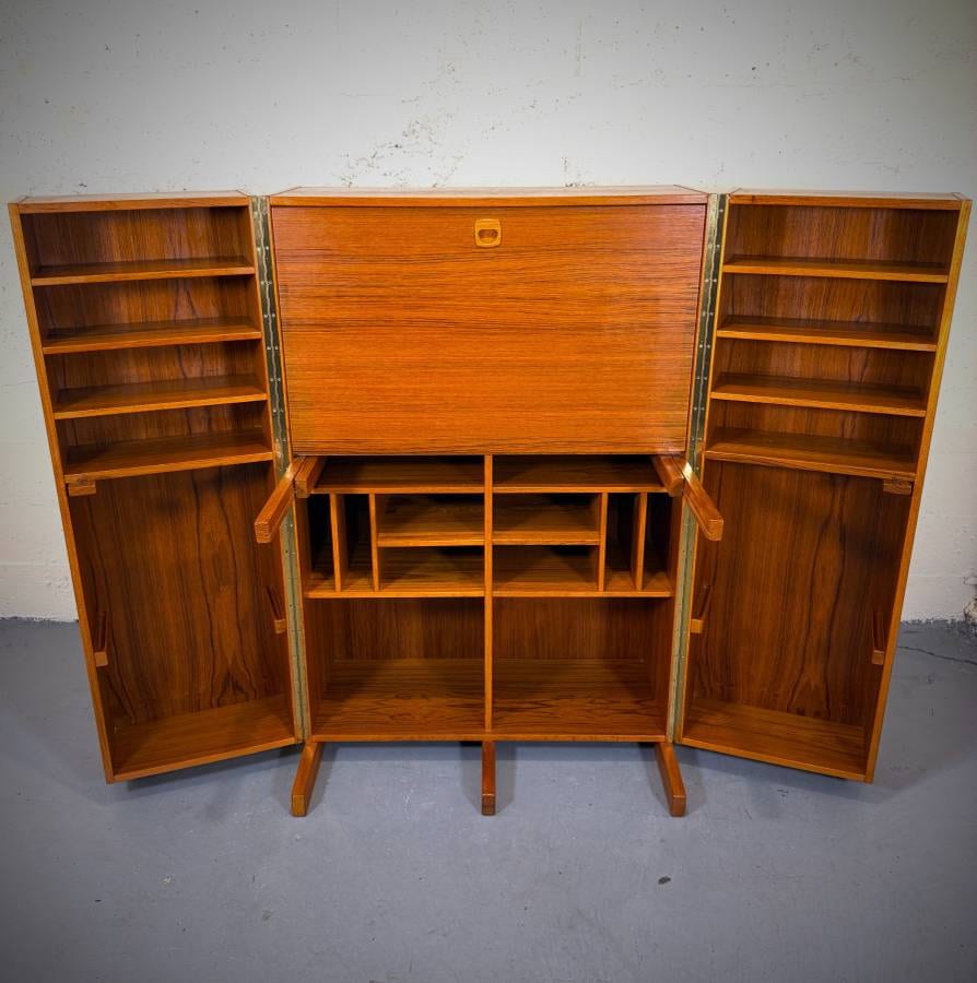 Rare 'Magic Box' fold out danish teak desk by Nils Erik Glasdam — photograph 6 of 13