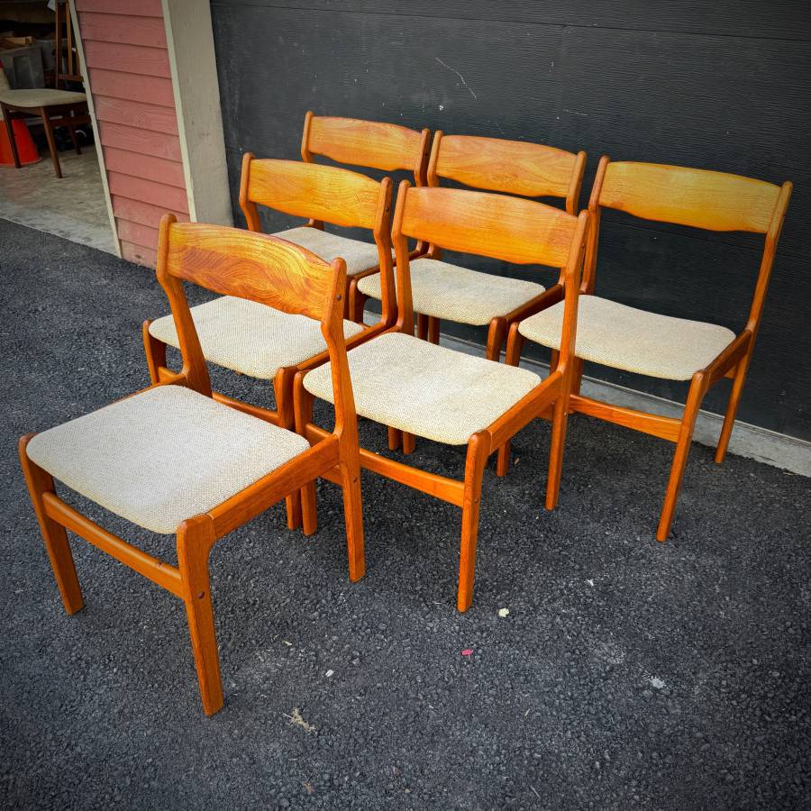 Set of 6 mid century modern teak dining chairs — photograph 5 of 8