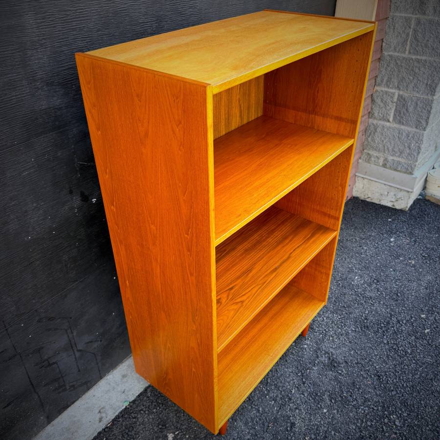 Danish modern teak LP shelving unit — photograph 5 of 5